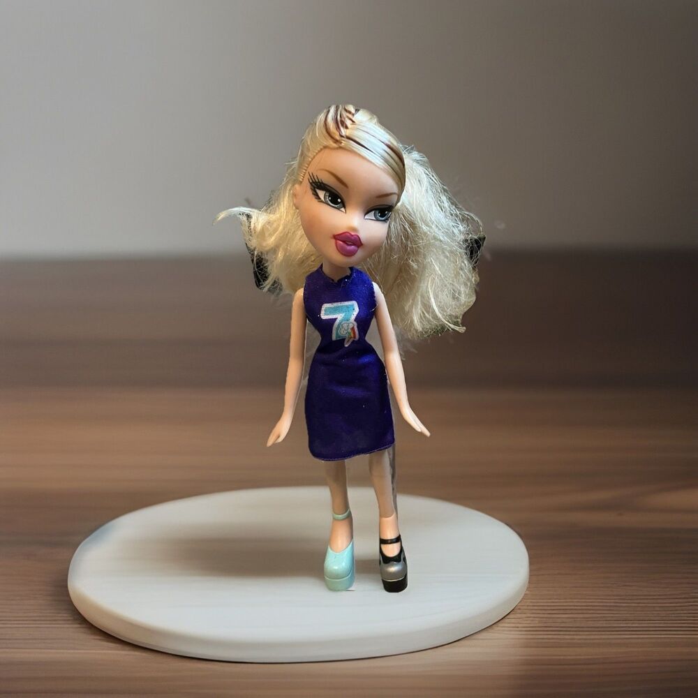 Bratz Doll Play Sportz Lilee Snowboard 2006 Winter Sports Redressed Vintage